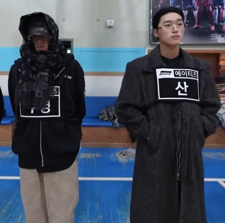 DW1512_'s tweet photo. …
                                                                 뭐 먹을 건데
   안먹어이씨
                                                         … 짜장면으로 한다?
        …짬뽕
                                                                         참나 https://t.co/6dght5nLqB