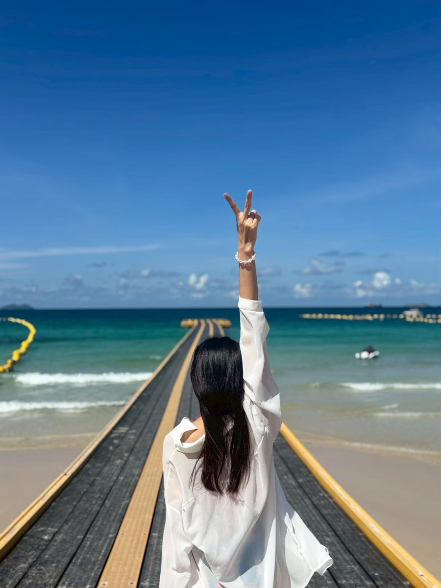 ton-cherry tweet media