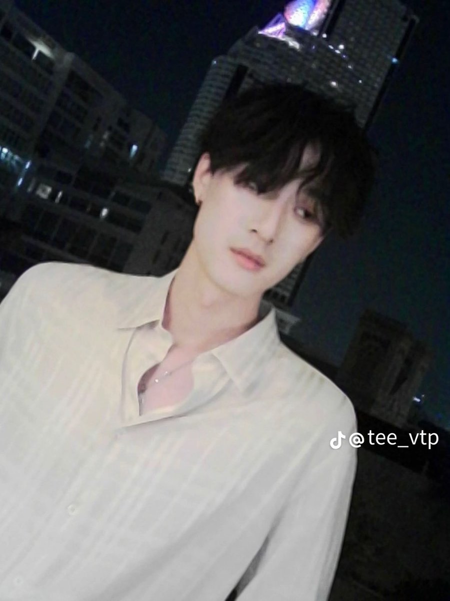teevtp_home's tweet image. [120126]  TikTok update - tee_vtp

 ♡‧₊˚ ◡̎ ♡̷  @vitheepanich

😎

#tee_vtp #ธีรเดช