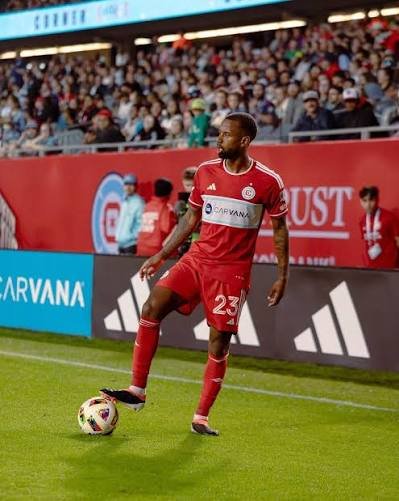 d_trzepacz's tweet image. 58-krotny reprezentant USA Kellyn Acosta to pilkarz, który znalazł się na celowniku Pogoni Szczecin, a negocjacje mają być już bardzo zaawansowane. 30-letni defensywny pomocnik jest zawodnikiem Chicago Fire, a w MLS ma ponad 300 meczów na koncie.

pogonsportnet.pl/artykul/doswia…