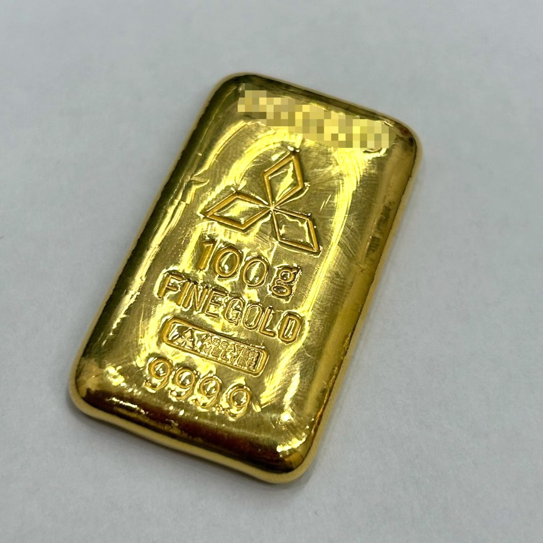 三菱マテリアル 純金インゴット100ｇ】 お買取りしました！☺️ 現在金相場が高騰中です！📈📈  ご来店時のリアルタイムな相場でお値段を算出させていただきます🙆✨ インゴット精錬分割のサービスも行っておりますので、ぜひお気軽にご相談ください🌟  #インゴット ＃金買取