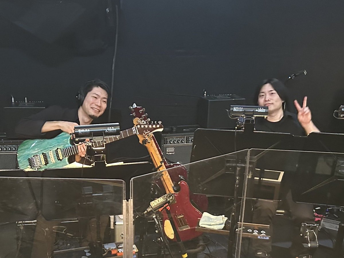 シオタクター tweet media