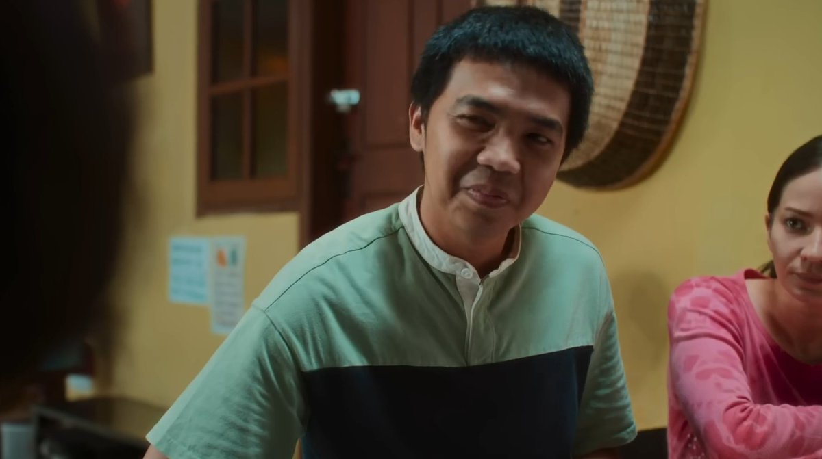 WatchmenID's tweet photo. Ngomongin karakter lain rasanya sulit buat gak bisa jatuh cinta dengan duo Enzy dan Arif Brata di sini.

Yang bisa dibilang secara dominan menghidupkan elemen "Tawa" di filmnya. Celetukan-celetukan dan gestur mereka berdua kerap memecah tawa dengan timing yang tak terduga. https://t.co/gXAHJcAtwH