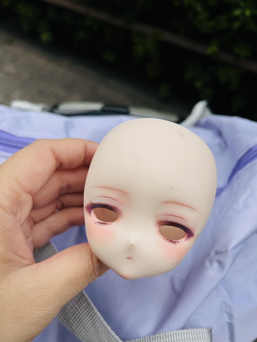 meow0425's tweet image. 【拡散希望】ドールのヘッドを拾いました（東京都台東区）

1/11にセブンイレブン台東寿1丁目店にて、ドールのヘッドを拾得しました。 現在、拾得者は台湾に帰国しているため、持ち主が見つかり次第、台湾から郵送にてお返しいたします。

拾獲位子：街道綠化區，紅圈位子
字數限制，其餘詳細請點圖片