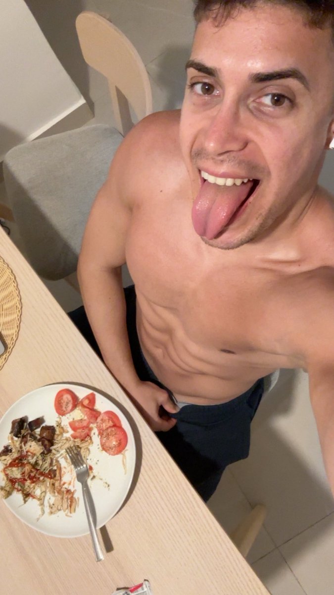 emninene's tweet image. 