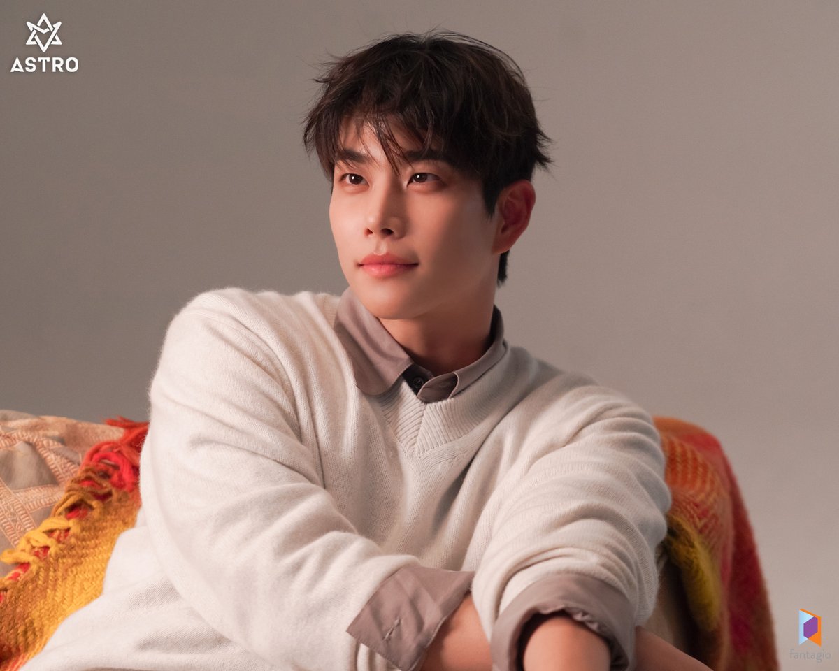 MJ_offcl's tweet image. [#엠제이][비하인드컷] 2026 MJ's Special Kit [CLOCK] 촬영 현장

함박눈이 내려앉은 겨울, 눈보다 반짝이는 MJ와 함께한 
모든 순간이 동화 같았던 촬영 현장을 공개합니다❄

#MJ #아스트로 #ASTRO #CLOCK