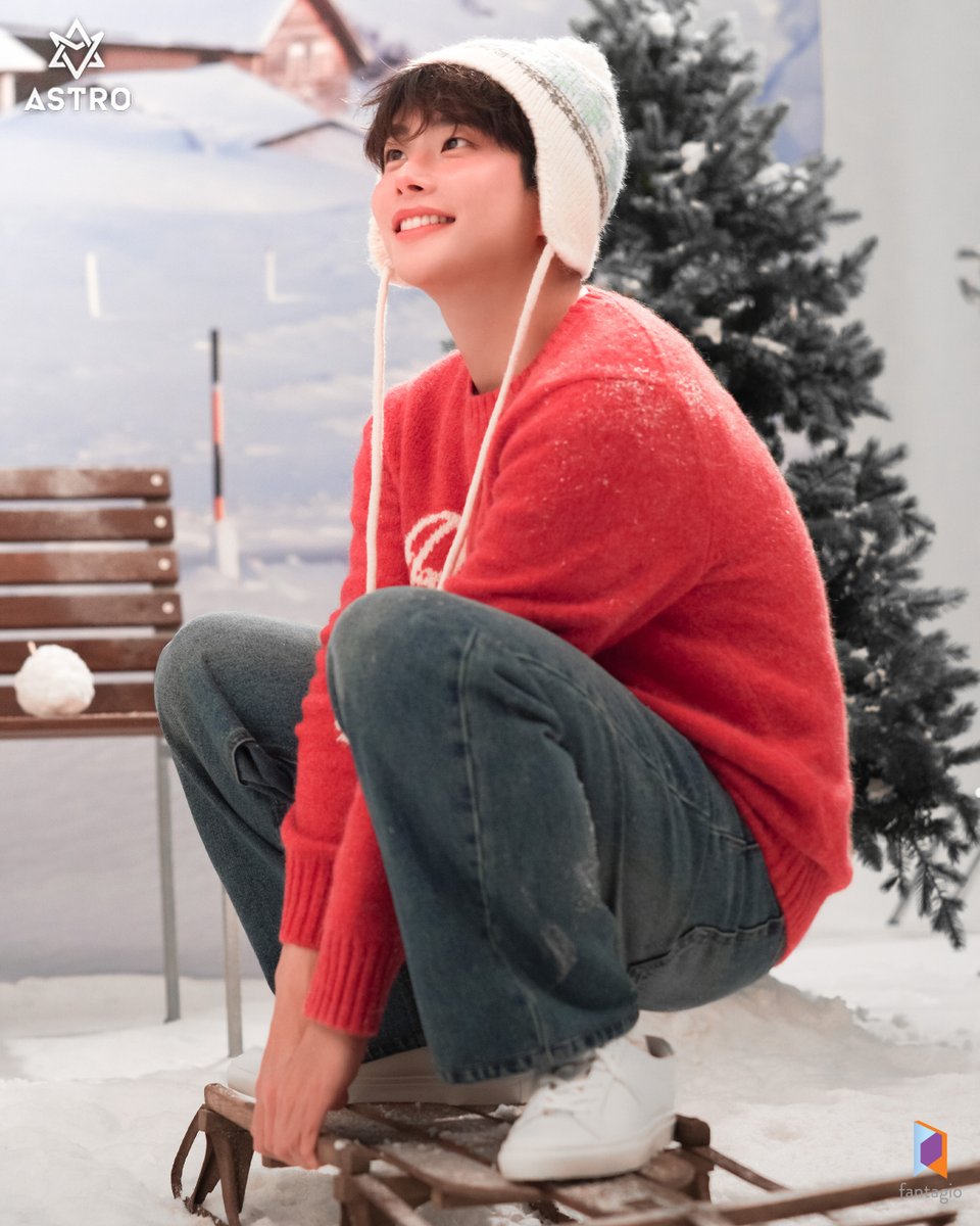 MJ_offcl's tweet image. [#엠제이][비하인드컷] 2026 MJ's Special Kit [CLOCK] 촬영 현장

함박눈이 내려앉은 겨울, 눈보다 반짝이는 MJ와 함께한 
모든 순간이 동화 같았던 촬영 현장을 공개합니다❄

#MJ #아스트로 #ASTRO #CLOCK