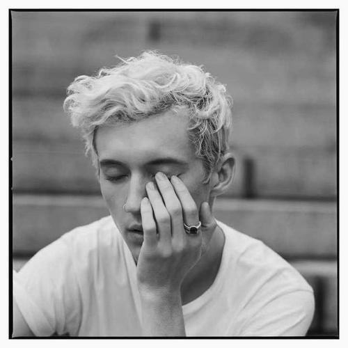 TituDev7's tweet image. Explored walnut walnuts, husks husky and harvest. Persian pantries.