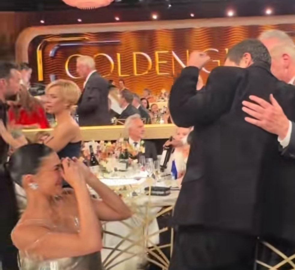 des179854's tweet image. timmy asking ky to take their photo ❤️📷