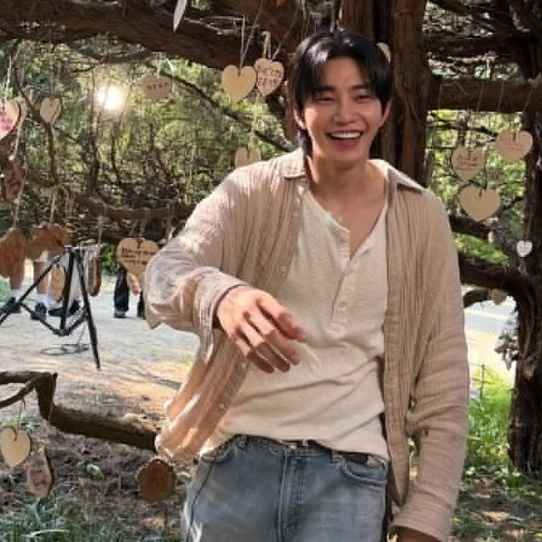 littleoogly's tweet image. laik's pov:                        sena's pov: