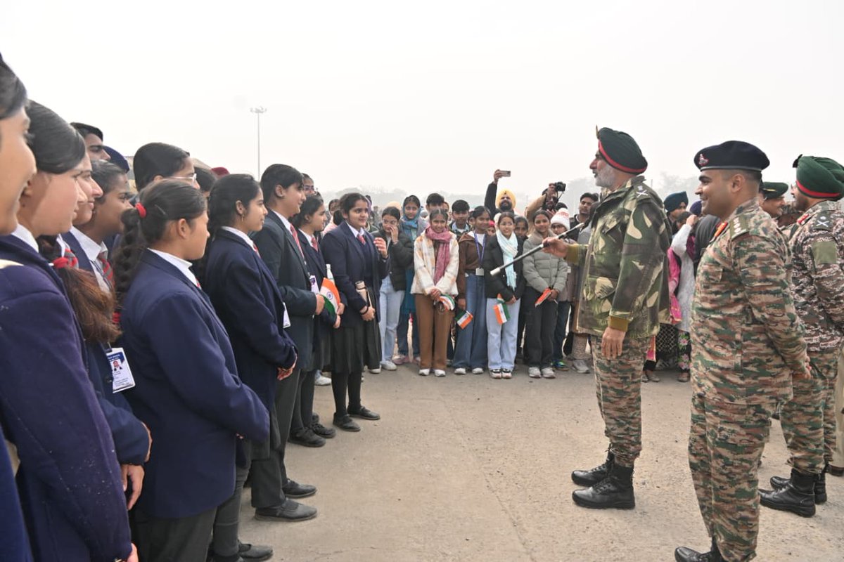 gurpalsing97099's tweet photo. #KnowYourArmy | #ArmyDay2026 🇮🇳
बठिंडा मिलिट्री स्टेशन में आयोजित Know Your Army मेला ने आधुनिक ड्रोन, घातक हथियार और नई तकनीक से युवाओं में राष्ट्रसेवा का जज़्बा जगाया।
#78thArmyDayParade #IndianArmy #SaptaShaktiCommand #NationFirst #Modernisation #FutureReadyArmy #NCC #JaiHind https://t.co/6DA84uTozg