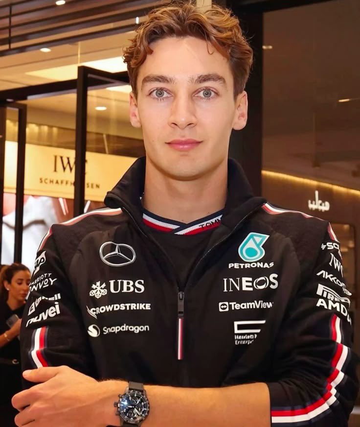 Gojo Satoru 🤝 George Russell

Kings of unnerving blue eyes #GR1