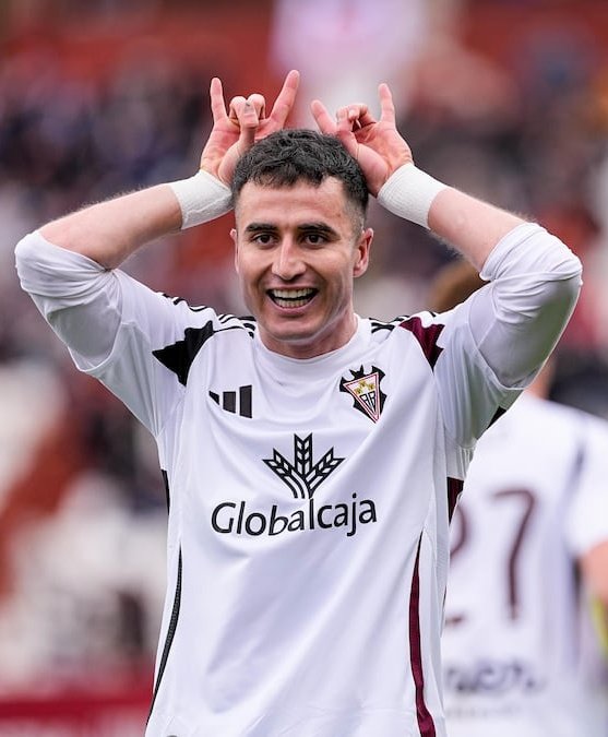 🚨 Hoy es un día clave en la operación Jon Morcillo. 

ℹ️ El fichaje está prácticamente cerrado. Tan sólo falta saber qué día exacto de esta semana llegará a Almería. El extremo deja el Albacete y firmará un contrato con la UDA para las próximas tres temporadas y media.