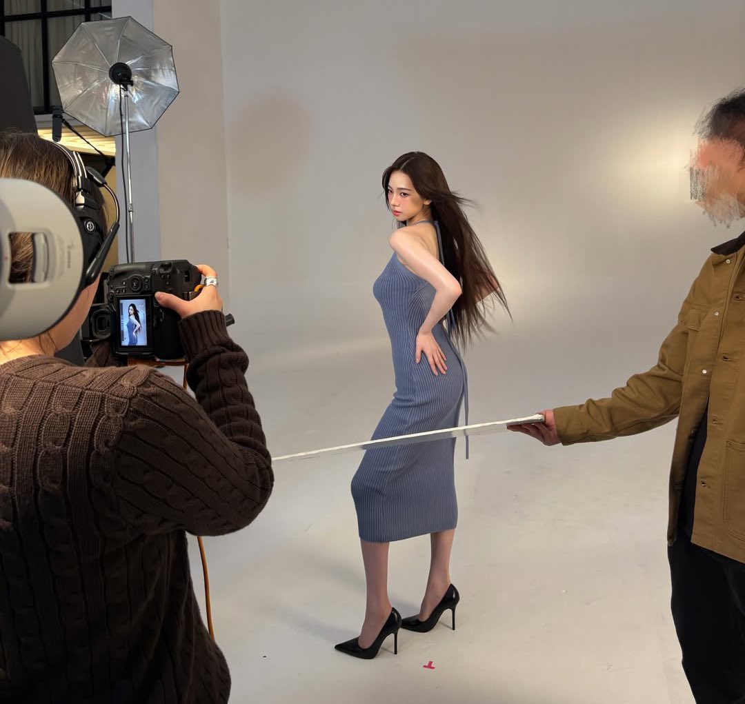 Karinize_'s tweet image. นี่คือผู้หญิงที่กินคริสปี่ครีมคนเดียวได้ 2 โหล
กินรามยอนได้ 2 ถ้วย ถ้าคนข้างๆ กินไม่หมด พร้อมช่วยจ้วงเป็น 3 กินหมูย่างต้องติดมัน ของทอดมีบ้างไม่เคยขาด 🧎🏼‍♀️🧎🏼‍♀️🧎🏼‍♀️🧎🏼‍♀️