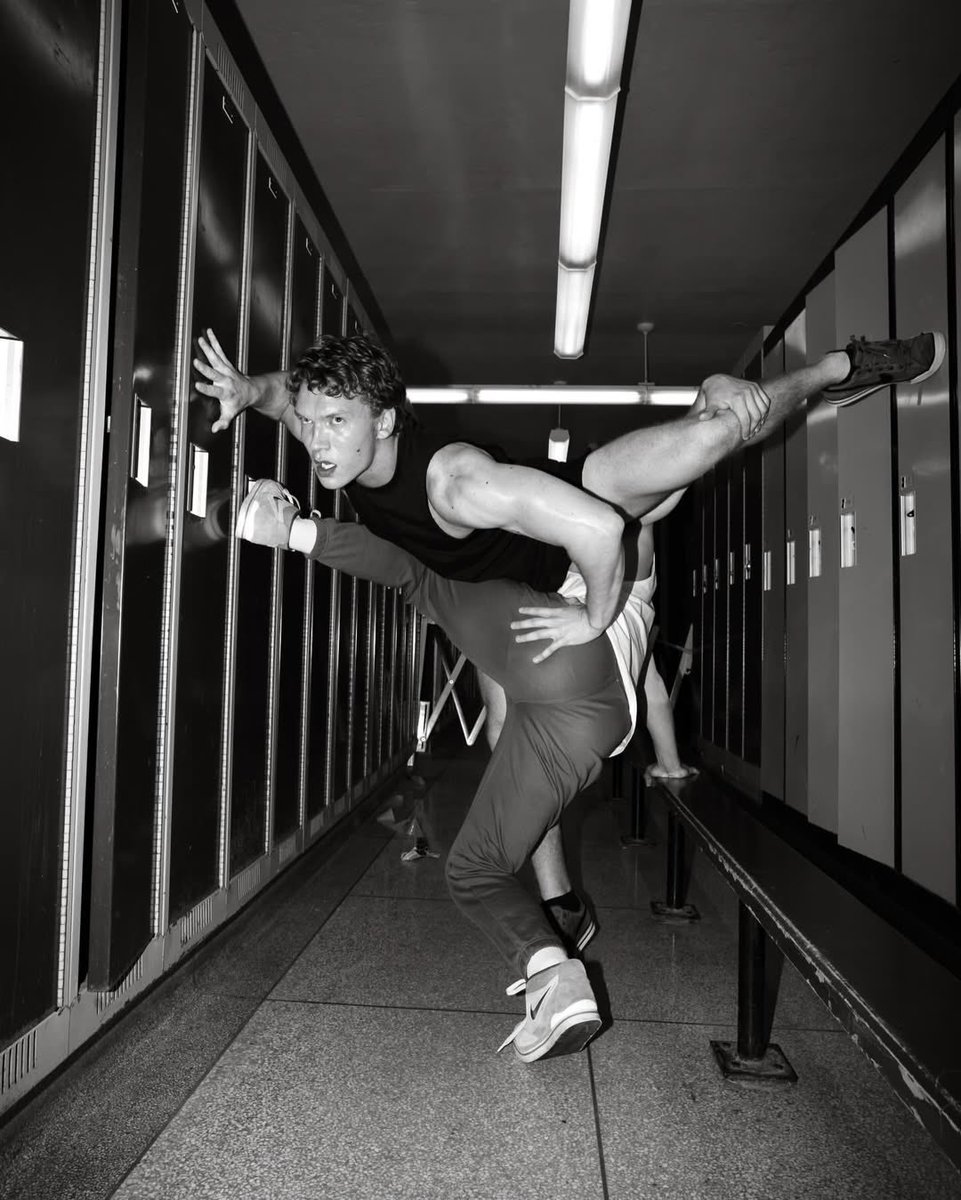 piprqvi's tweet image. WE USED TO BE A PROPER FAMILY