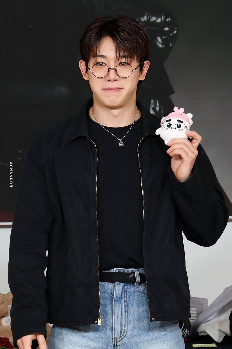 원호시💙

원호야 사랑해💙💙

#원호 #WONHO 
#SYNDROME
<a href="/official__wonho/">WONHO Official</a>