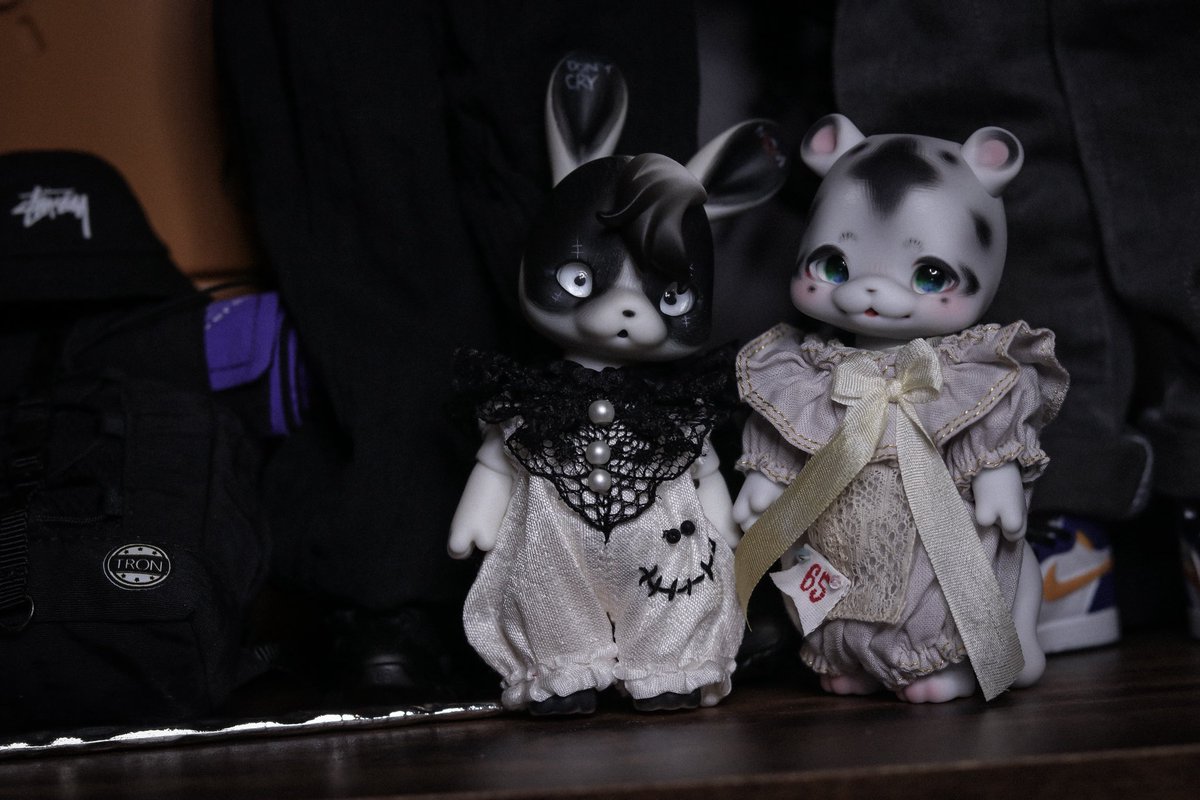 Heresy_zu's tweet image. Oliさんは新しい友達ができたようです。🐰🐻🖤

#kumukuku