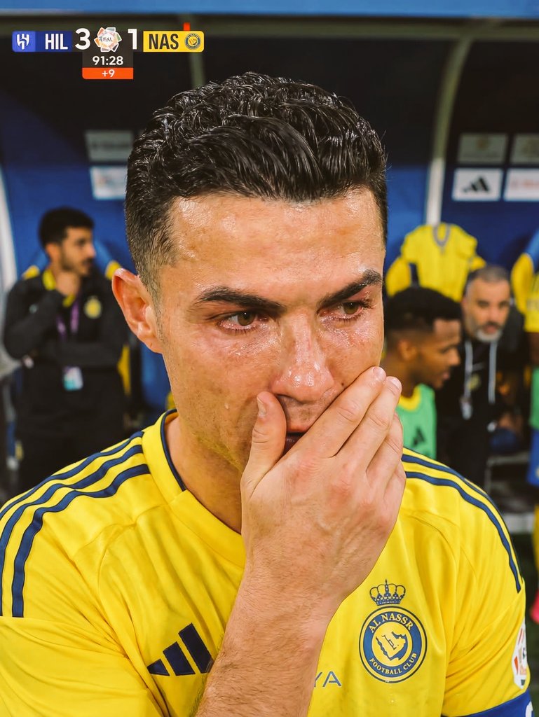 ZeruNewsSport's tweet image. it's truly heartbreaking to see these legends like this 😭 #cr7 #joaofelix #koman #mayasuui