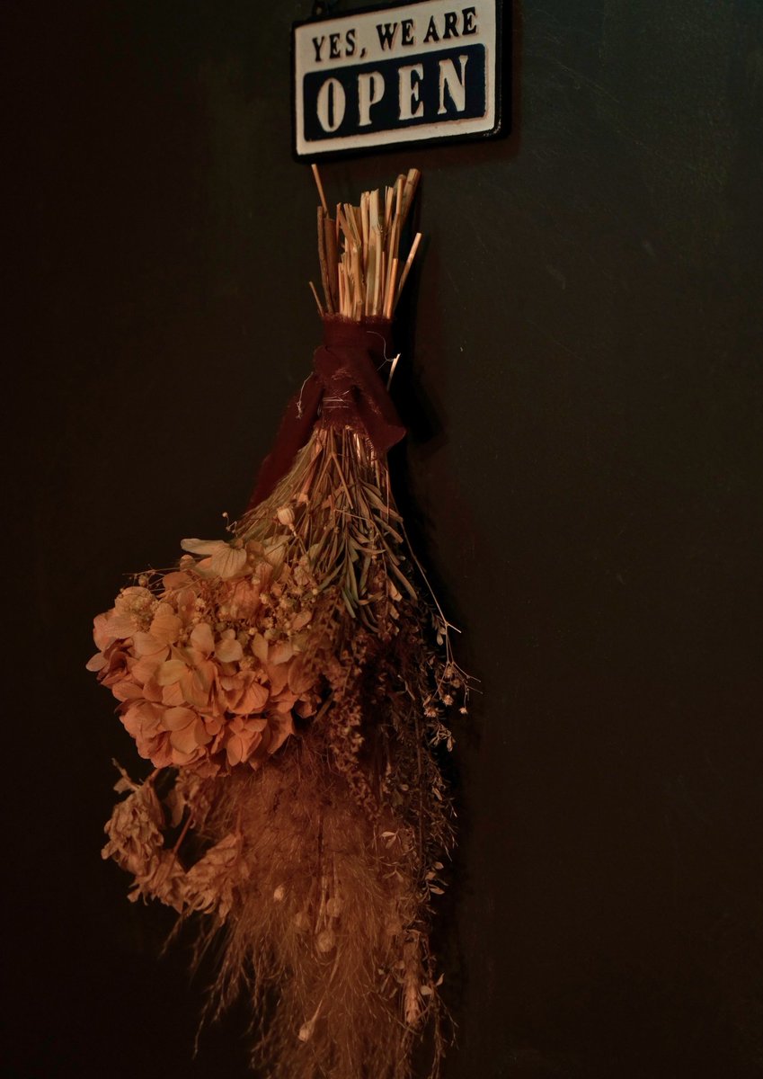 Shisha Bar re:b

Open 18:00    Close 29:00

Shisha ¥2,200-
Charge ¥500-
Drink ¥600~
Karaoke ¥1,000-

STAFF : Rino

皆様のご来店お待ちしております。

☎03-5904-8072

#Shisha #シーシャ
#カラオケ #karaoke
#池袋 #ikebukuro
#ポケカ