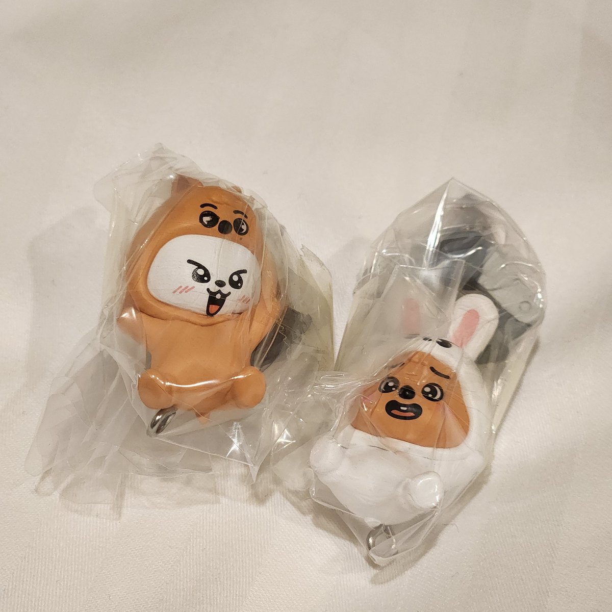 EJD2OW's tweet photo. 스트레이키즈 스키주 가챠 미개봉 양도

각 0.7(일괄시 1.3)
미개봉으로 하자로 인한 환불 불가
준등기⭕️

StrayKids SKZOO gacha
스트레이키즈 스키주 대롱 가챠 양도 일본 방찬 리노 창빈 현진 한 필릭스 승민 아이엔   리빗 한쿼카 https://t.co/oesPvrKaeQ