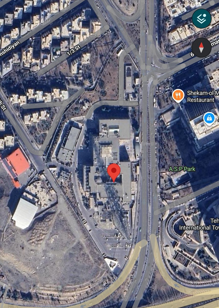 دوستان
بخش اعظم روتینگ و فیلترینگ ایران در این ساختمان انجام (تصمیم گیری) میشه.

تهران، تقاطع اتوبان حکیم و خیابان شیخ‌بهایی. پشت ساختمان‌های آ.اس.پ

شرکت ارتباطات زیرساخت

این ساختمان آزاد بشه، اینترنت آزاد میشه

#جاویدشاه
#KingRezaPahlavi