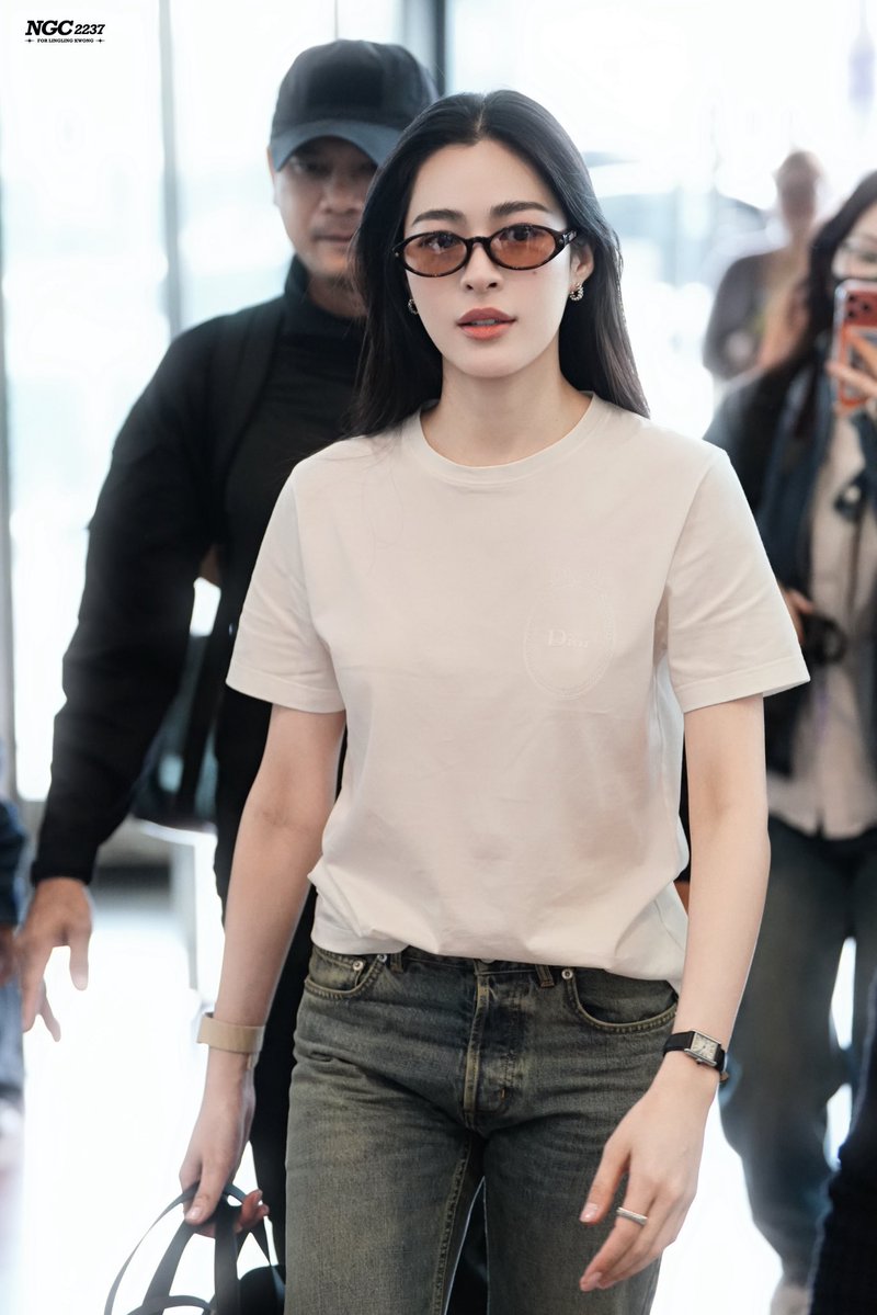 augustxx_x's tweet image. รีรันความหล่อ แค่เสื้อยึด กางเกงยีนส์ พี่เขาก็สามารถหล่อแบบวัวตายควายล้มได้นะ 

JOURNEY WITH LINGLING13
#linglingkwong #หลิงหลิงคอง @linglingsirilak