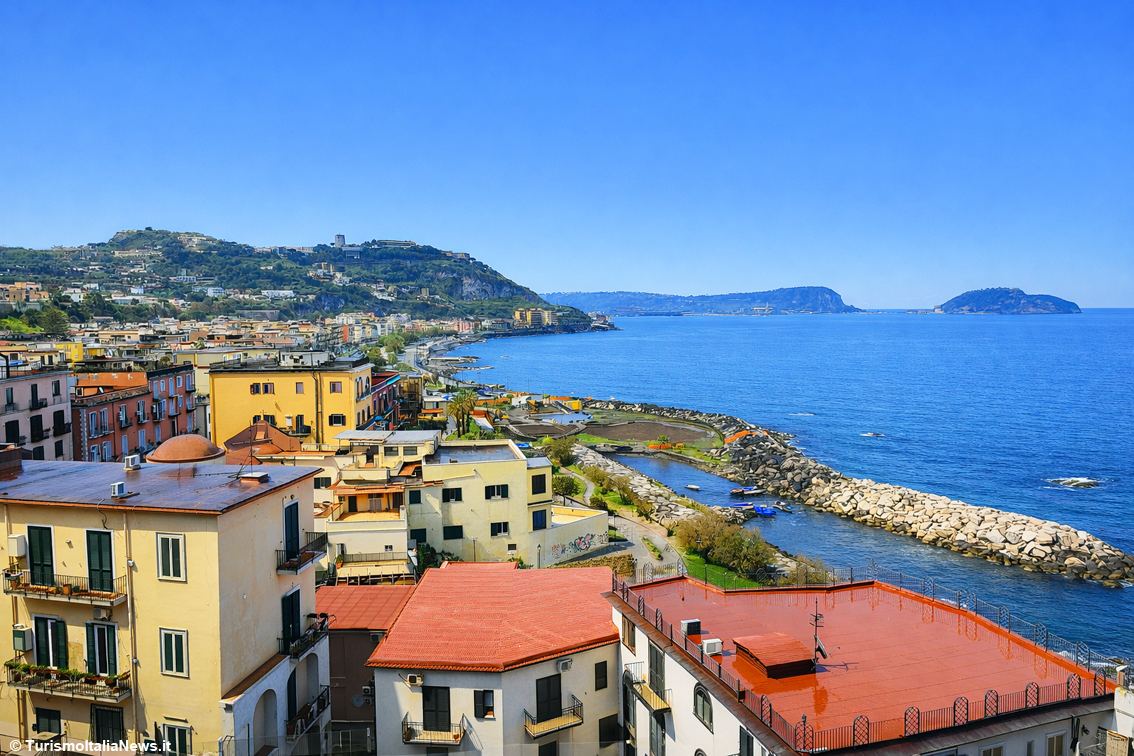 TurismoItaliaNw's tweet photo. Pozzuoli, dove la storia fa la spesa: viaggio nel Macellum (detto Tempio di Serapide), qui la storia non sta neppure ferma…
Leggi la notizia https://t.co/Lr6OebGRum 

#campaniadavivere #Pozzuoli #campiflegrei #tempiodiserapide #macellum #archeologia #turismo @in__campania https://t.co/jcu2zJZQ3b