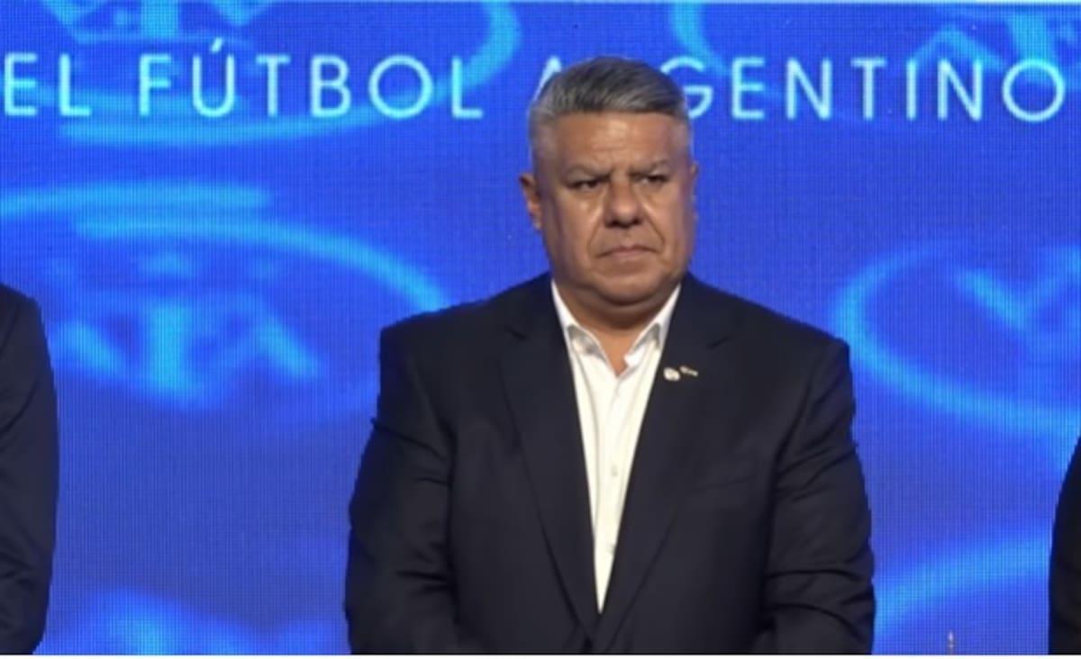 LANACION's tweet image. Escándalo en la AFA: un sponsor principal interrumpe pagos a los “intermediarios”, exige una auditoría y la renuncia de Tapia lanacion.com.ar/politica/escan…