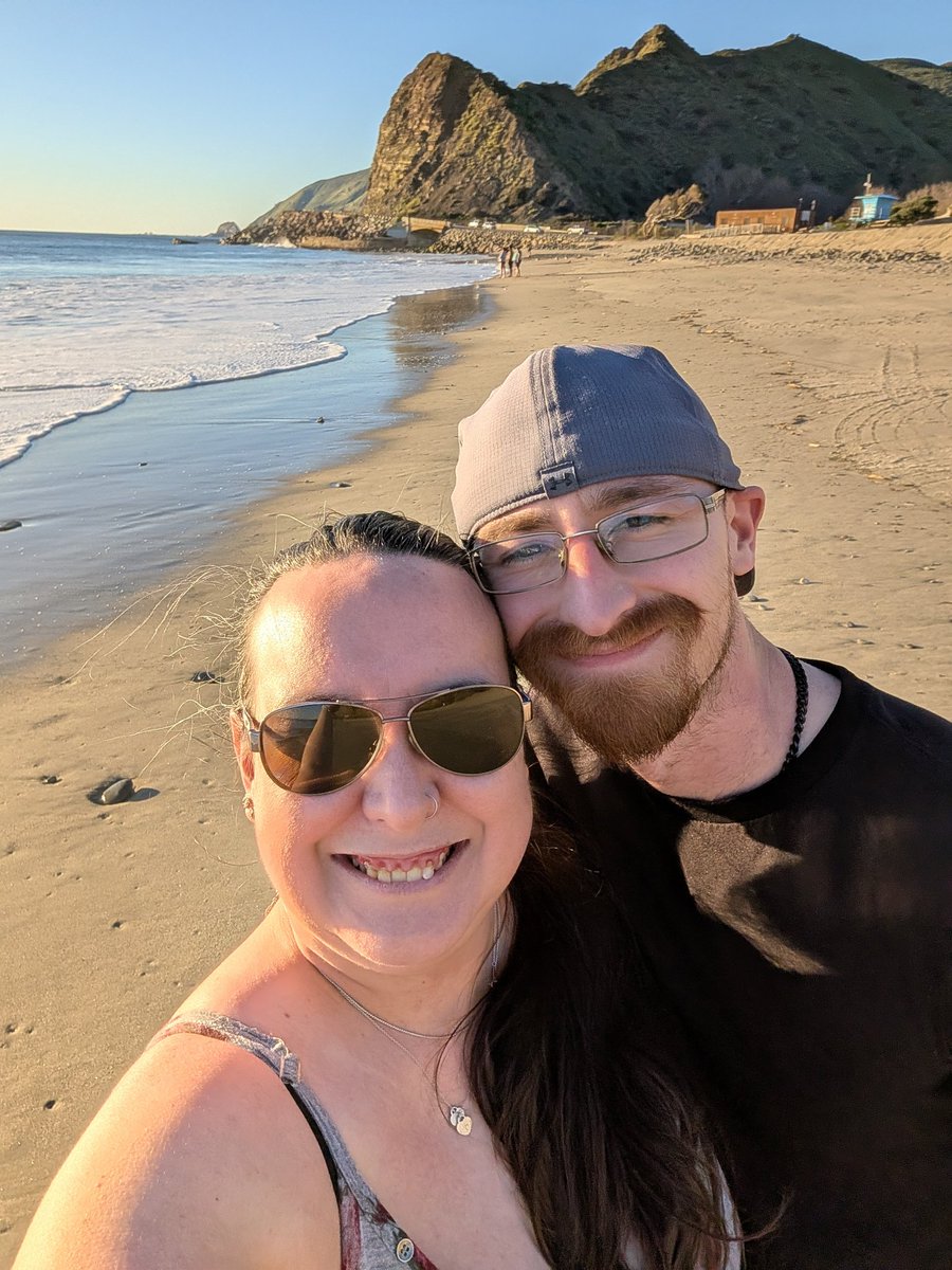 JennJenn10's tweet photo. Cue "Wish You Were Here" by @IncubusBand
This trip to LA was the first time it felt like home since years before I moved to Idaho. I'm pretty sure it's because of this man of mine❤️ #beachvibes #HomeSweetHome #LATrip #love https://t.co/76RS5Yx1wo