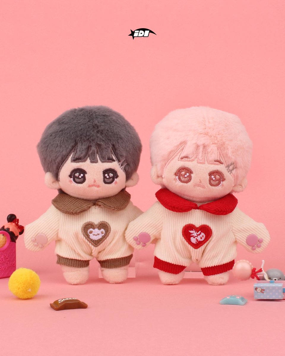 ୨୧ 신상품 입고 완료 ୨୧

🐻 NEW! 젤리곰 롬퍼 10cm 🐻

입히는 순간 귀여움이 두 배가 되는
젤리곰 롬퍼 10cm가 새로 나왔어요!

손바닥에 볼록한 젤리 발바닥 포인트🐾

🤎 브라운 / ❤️ 레드

인형들의 세상, 아이돌룩에서 기다릴게요 🧸💖
 
@idolllook_official @huehue._.idl #아이돌룩