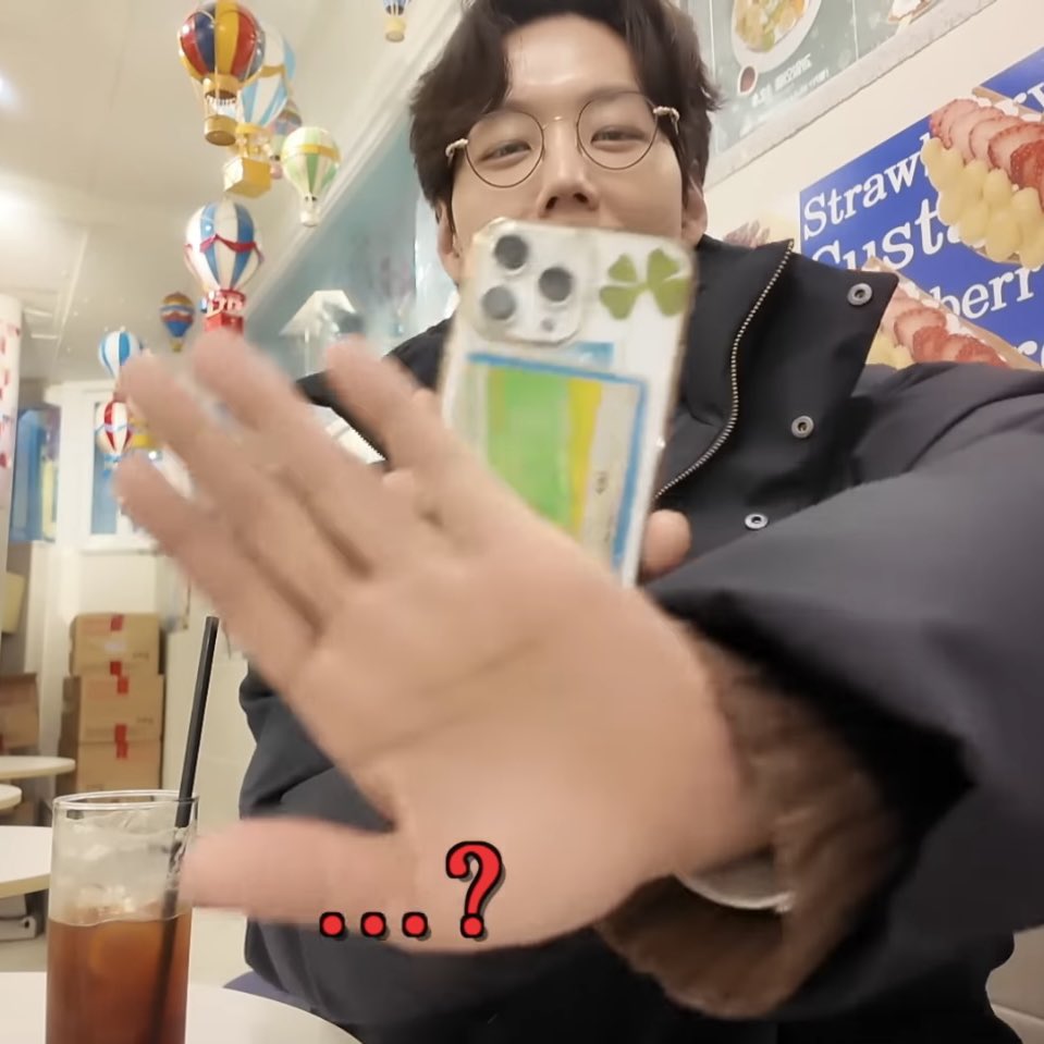 뮤지컬계 프로 유튜버들이 카메라 초점을 맞추는 방법: