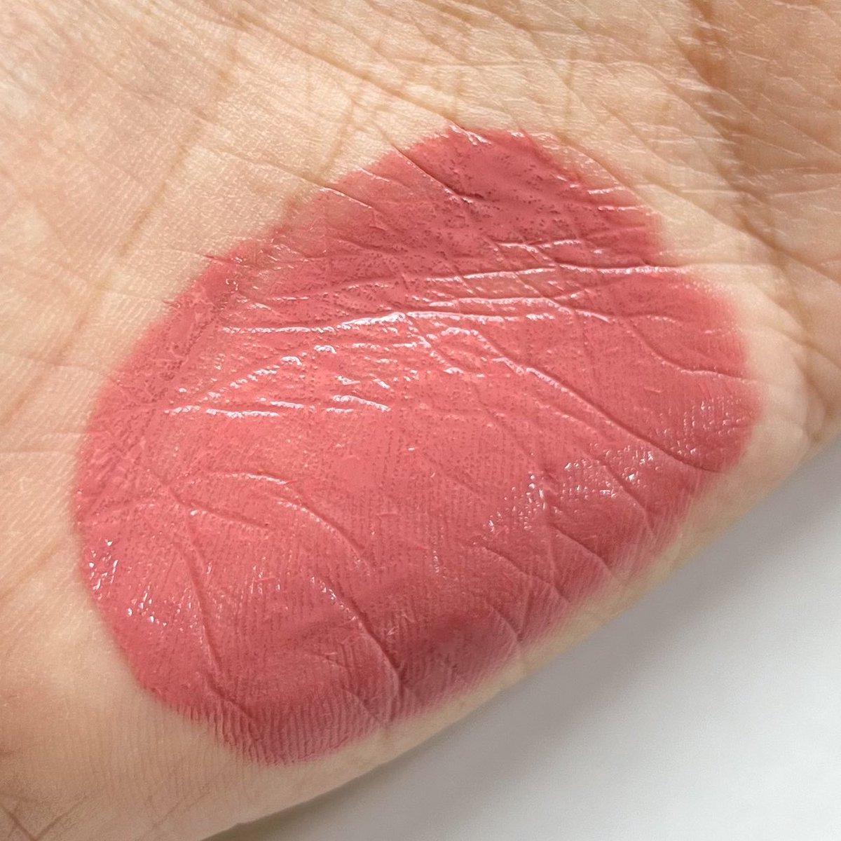 sekarrhmp's tweet image. honestly OBSESSED with this liquid blush .. makes my cheeks look healthy and fresh all day 💗☝🏻