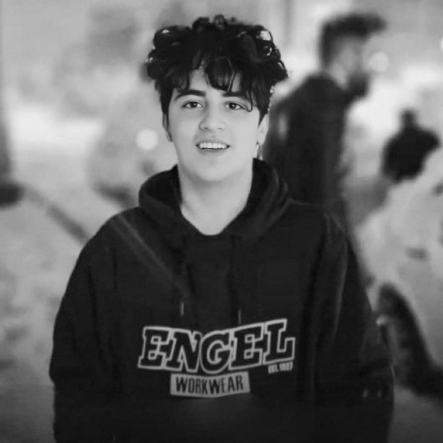 AblotiaLucas's tweet image. Mustafa Fallahi, 15 ans🕊️
Amirali Heydari, 17 ans 🕊️
Mohammad Nouri, 17 ans 🕊️

Trois rêves d’enfants fauchés par les balles du régime islamiste de l’Iran.💔

Assassinés par le régime islamiste parce qu’ils rêvaient d’Iran libre.

Ils sont de véritables héros. 
Nous ne devons…