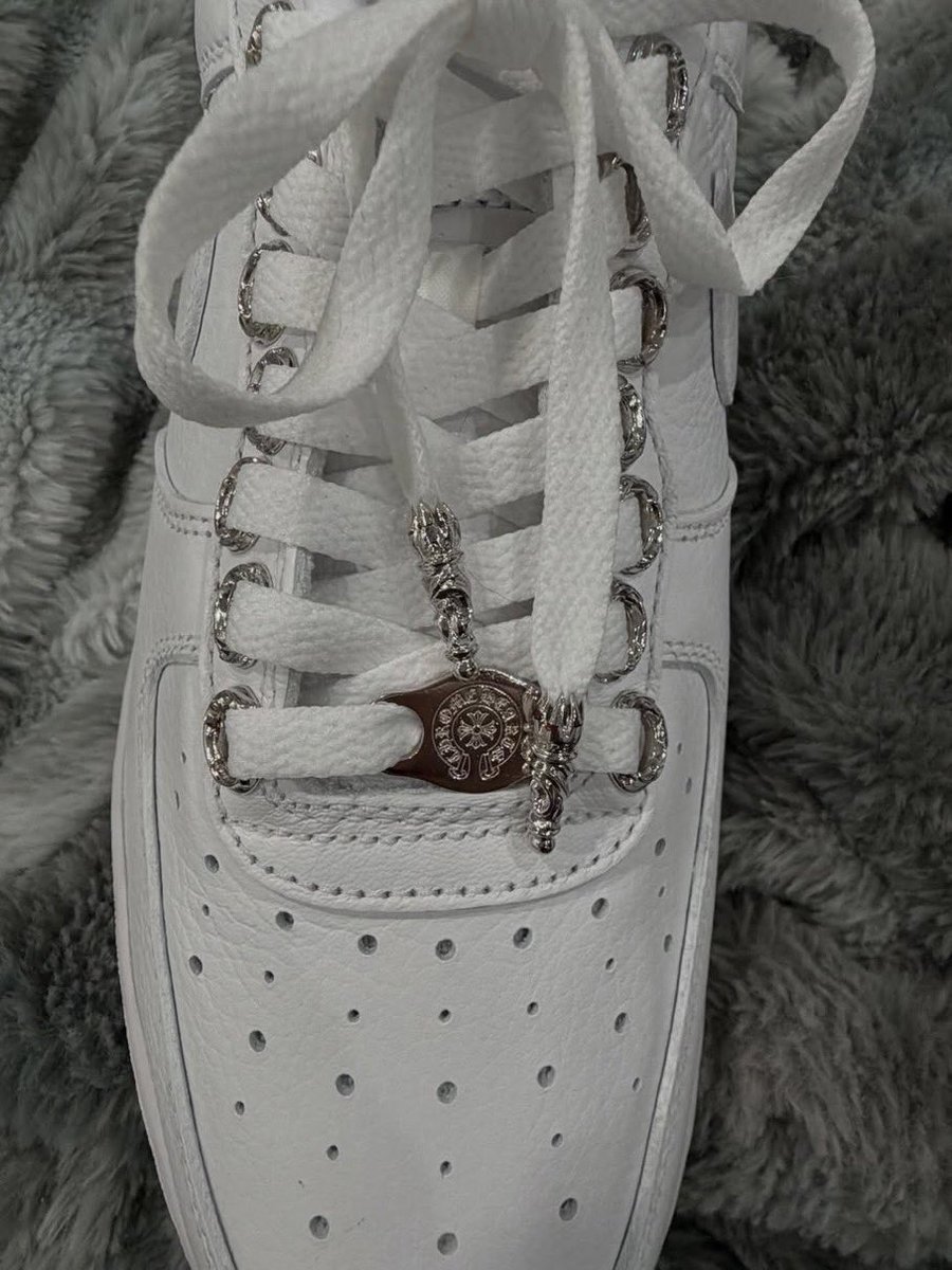 Chrome Hearts x Nike x NOCTA シルバーチャームでカスタムされた Air
