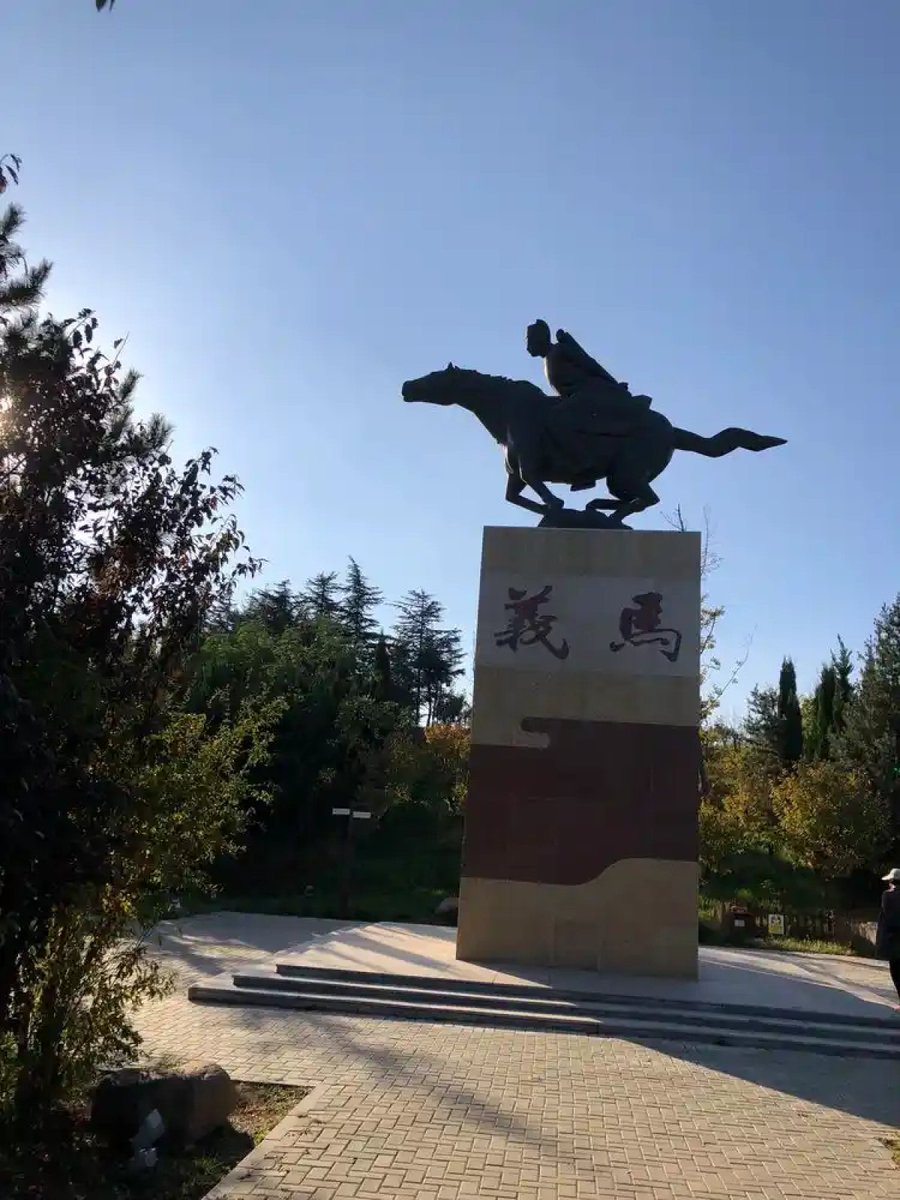 TopNews616's tweet photo. Horse Year is coming! Did you know Henan's place names are full of "horse"? Ranked 12th in China, especially in Hebi's Heshan District, 7% of names contain it. This ties to its history as both a key transport hub and a common surname.#HenanStories #AmazingChina https://t.co/skYKYnqQmO