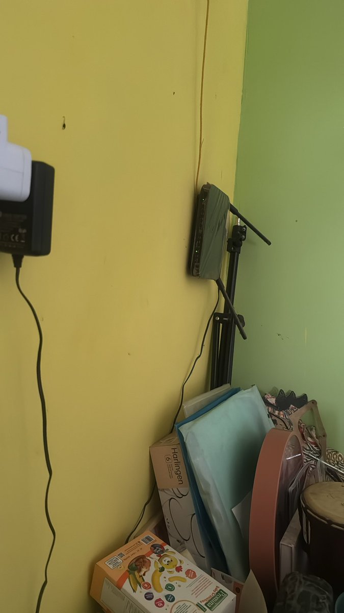 melon_797's tweet photo. @IndiHome tolong dong indihome ini udh direstart berkali kali tetep aja https://t.co/Y7YL8vzTem