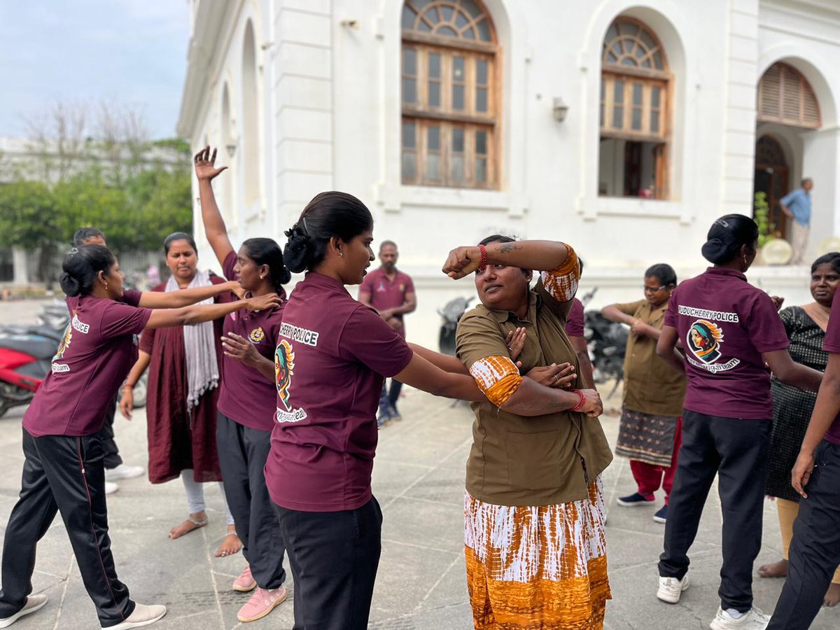 PondyTraffic's tweet photo. Veeramangai Team conducted a three-day Self-Defence Programme for Women e-Auto Drivers, in which 17 women e-auto drivers participated. https://t.co/NP5p2dqi7a