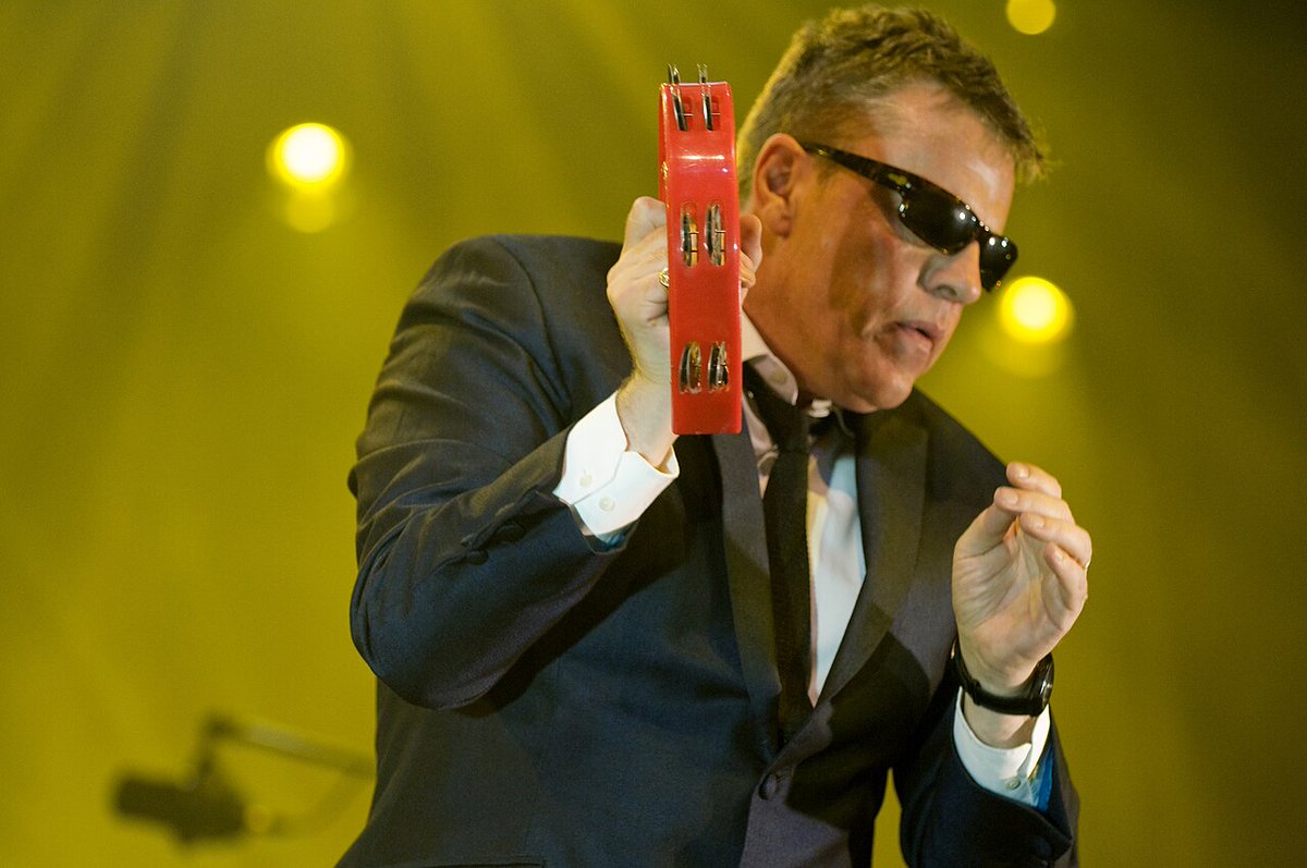 daveainsworth63's tweet image. Happy birthday to the wonderful English singer-songwriter and musician Suggs (Graham McPherson) who was born on this day in 1961. #Suggs #Madness #BaggyTrousers #CamdenTpwn #NightBoatToCairo #NoReason #NoMoreAlcohol #PrimroseHill #Sorty #WingsOfADove #WaitingForTheGhostTrain
