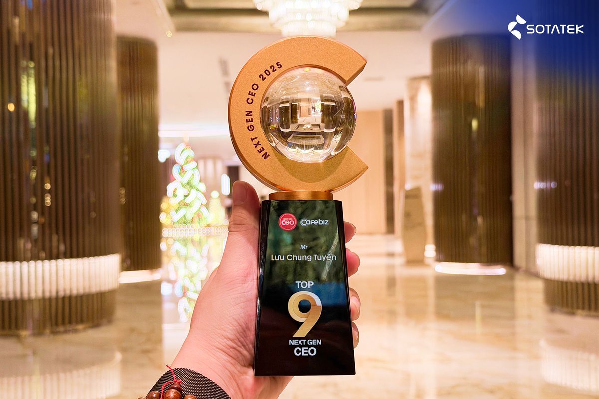 sotatek_jp's tweet photo. 📣SotaTek共同創業者 兼 CEO ルー・チュン・トゥエン氏、「Top 9 Next Gen CEO 2025」に選出
CafeBiz主催の「CEO Circle Forum 2026」にて、ベトナムのイノベーションとDXを牽引する次世代リーダーとして表彰されました。
#SotaTek #SotaTekJapan #NextGenCEO #TOP9 #CircleForum #DX https://t.co/kcTbqVYK0T