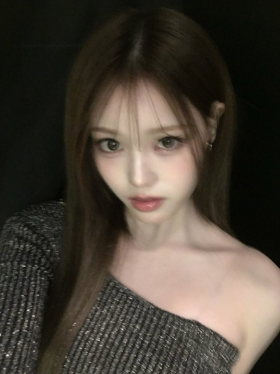 izna_offcl's tweet image. [izME📮]

나야 여자친구 할래💖

#izna #이즈나
#JEONGSAEBI #정세비