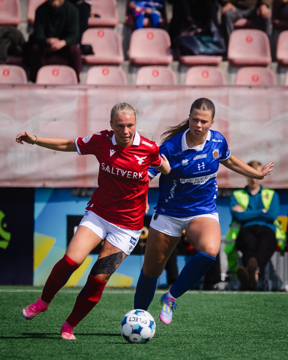 ValurFC's tweet image. Kvennaliðið okkar hefur leik á undirbúningstímabilinu gegn Fram á föstudaginn kl. 19:00. Sjáumst á pöllunum! ⚡️🏟️