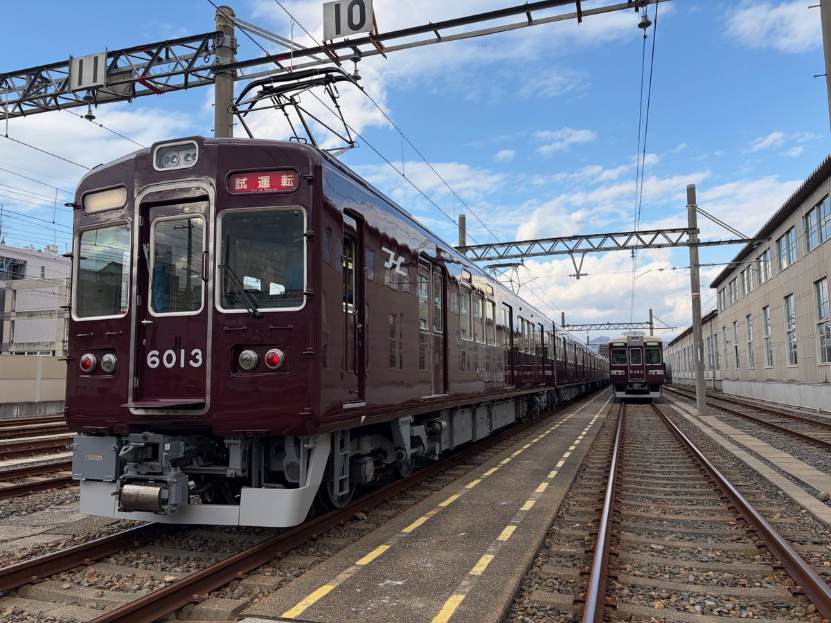 本日、6000系（C#6013×8R）がデビュー当時の姿に戻って京都線（正雀