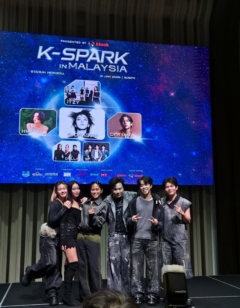 goKPOP's tweet image. We’re at the K-SPARK press conference with our local acts 3P &amp;amp; DOLLA 🇲🇾✨ Can’t wait to see our Malaysian artists share the stage with international K-pop acts. 

Malaysia boleh! 🇲🇾🔥

#KSPARKMY2026 #KSPARK
#GDRAGON #GDRAGONinMY #GDRAGONinKL
#HWASA #HWASAinMY #HWASAinKL
#ITZY…