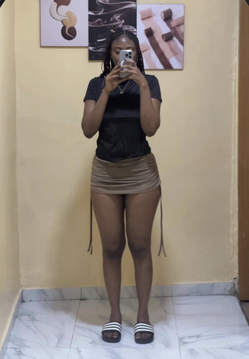 debbiibaby's tweet image. no p**sy for broke men!!