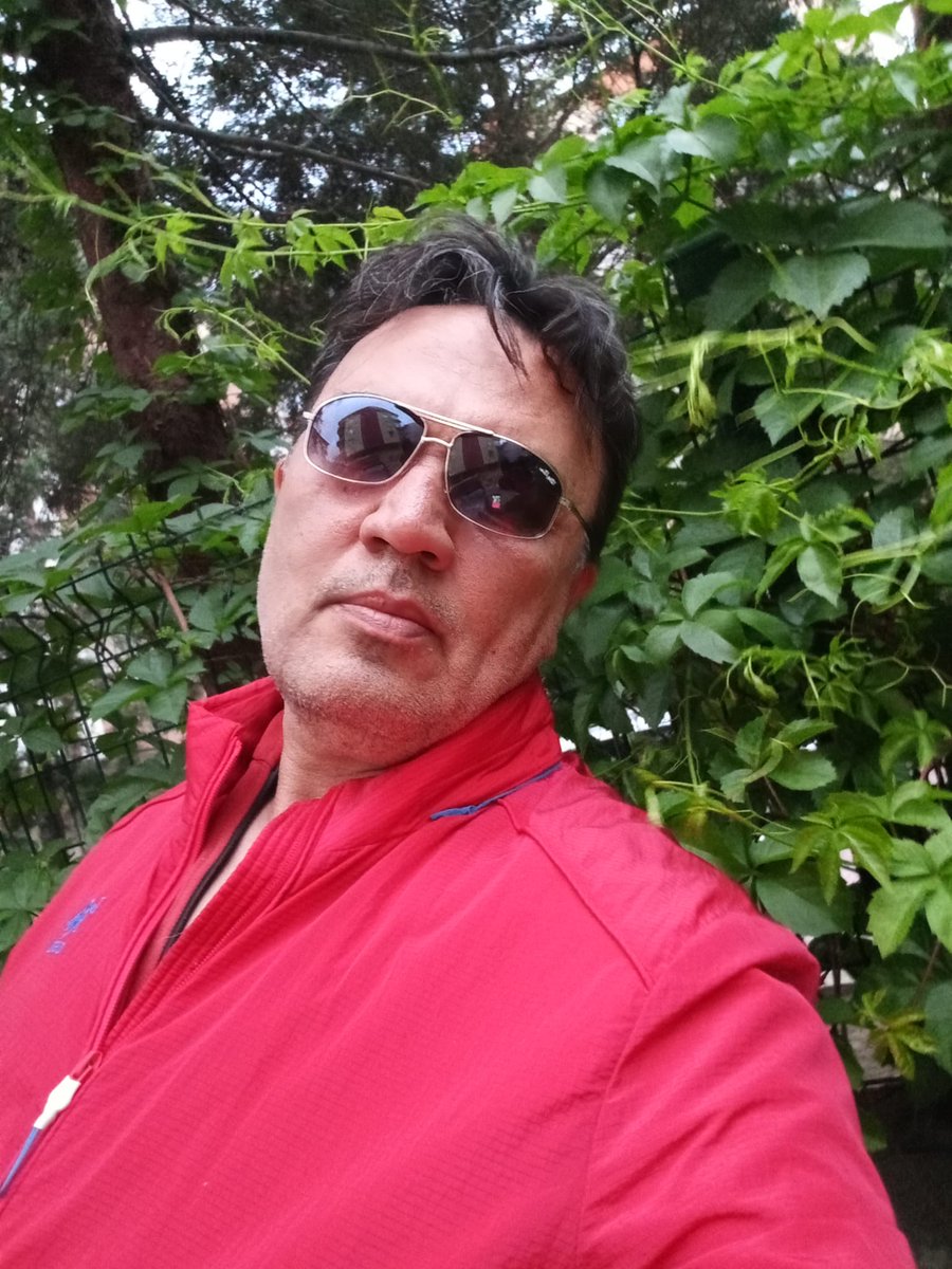 Ana dair..
Hay,atımda mola v,erdiğim h,ancıları, ruhumdan beslenip, ruhuma hançer saplayan y,ancıları. 
Üşüyen, titreten, uyutmayan s,ancıları
Hülasa tüm ancıları, "an" Denen dehlizde bırakıp gidesim var.