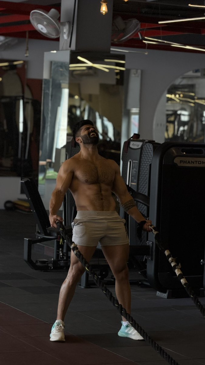 amrinder_fit's tweet image. #manhood #realalpha the #cashmaster bow down all of u #cashslaves and #footslaves