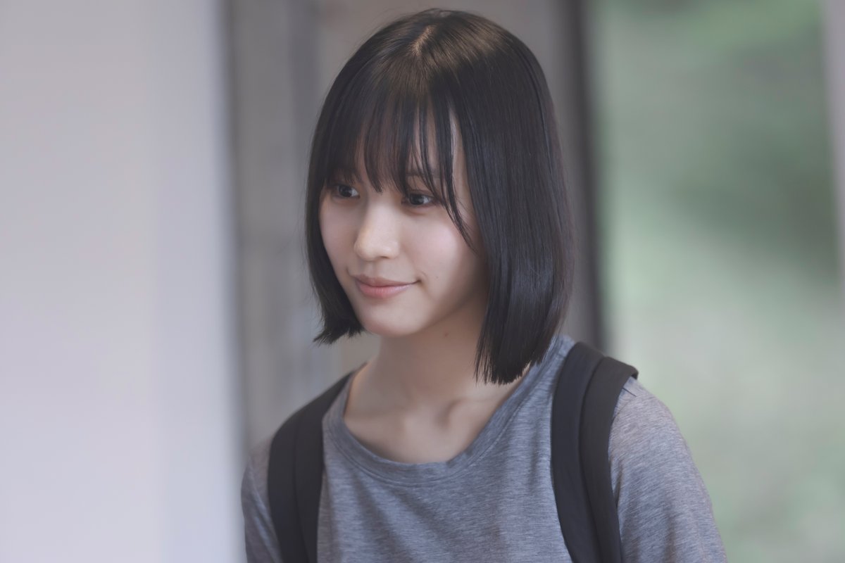 南沙良さん場面写真解禁❣️

早苗が繰り広げる禍禍ストーリーに注目です🩸🪓👁️

上原早苗役　#南沙良 さん

撮影中のオフショットをチラ見せ中💋💋
フォロー・いいねしてね💘

—-
映画『禍禍女』𝟐月𝟔日全国公開♡
“愛”と“狂気”が押し寄せる…
—-

#禍禍女  
#ゆりやんレトリィバァ