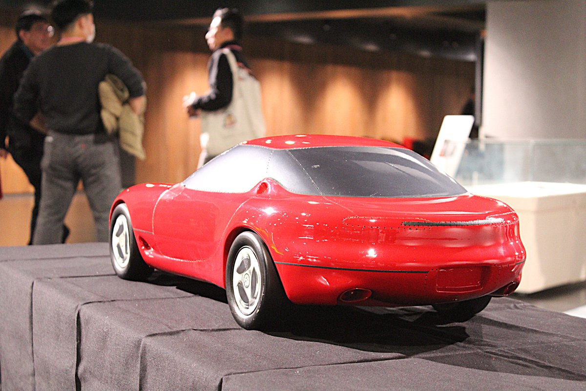 yasua3f7's tweet image. #マツダミュージアム 
#マツダミュージアム土曜特別開館
FDのデザイン検討モデル
かつて見た「RX-7のすべて」に載っていた実物を拝める日が来るとは思いませんでした🥹
１．２枚目は広島案のモデル
３．４枚目は横浜案？