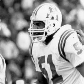 2DaysRandomAth's tweet image. RANDOM ATHLETE OF THE DAY: Brian Ingram, LB (NFL - 1982-87)

COLLEGE: Tennessee

TEAMS: New England Patriots, San Diego Chargers

FUN FACT: Born on Halloween, Ingram played in 40 career games but never started until his final career game.