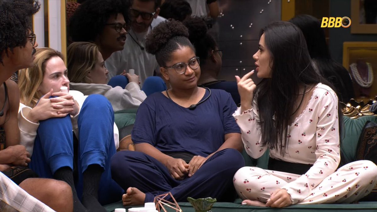 canalantenados's tweet image. Jordana diz que sua boca é natural, mas Ana Paula não acredita.

Milena: "Posso falar uma curiosidade que não é da minha conta? Essa boca é sua ou botox?"  

Jordana: "Muita gente pergunta pra mim nas redes sociais..."  

Ana: "É sua? Ah, Jordana, não mente pra mim! Eu te dou…